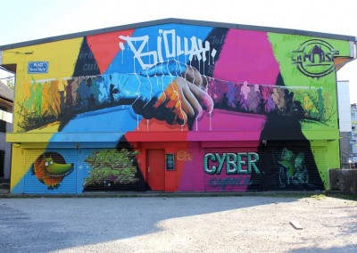 Graffiti Street art Mur achevé réalisé par le collectif de la Maise dans le quartier du Biollay en 2015 à Chambéry Thème : Paix et unité