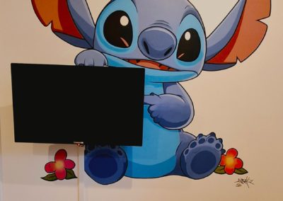 Décoration murale représentant Stich dans une chambre d'enfant à Grasse dans les Alpes Maritimes ( 06 ) 2025 Graffiti Street art