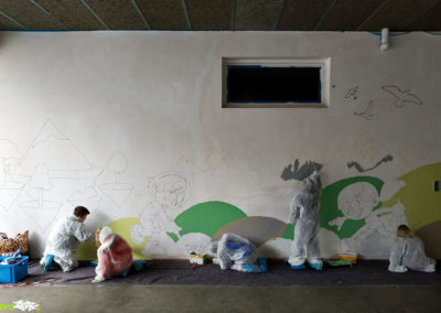 Fresque murale, initiation avec les élèves du CP au CM2 sous le préau de l'école à Saint Cergues en Haute-Savoie (74) Graffiti Street art 2019