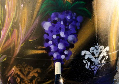 Détail de la deco sur le tonneau de vin par Zert dans le domaine viticole Ravier à Myans en Savoie(73) Graffiti 2016